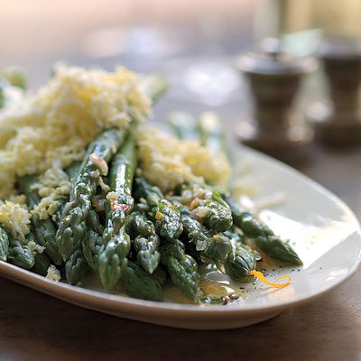 Image of Asparagus With Chopped Egg And Vinaigrette, Rachael Ray Magazine